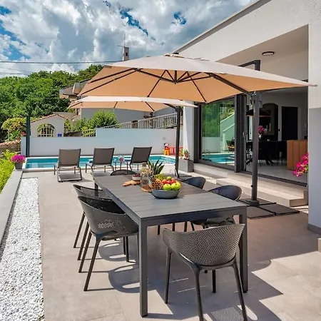 Casa Marta With Pool And Sea View Vila