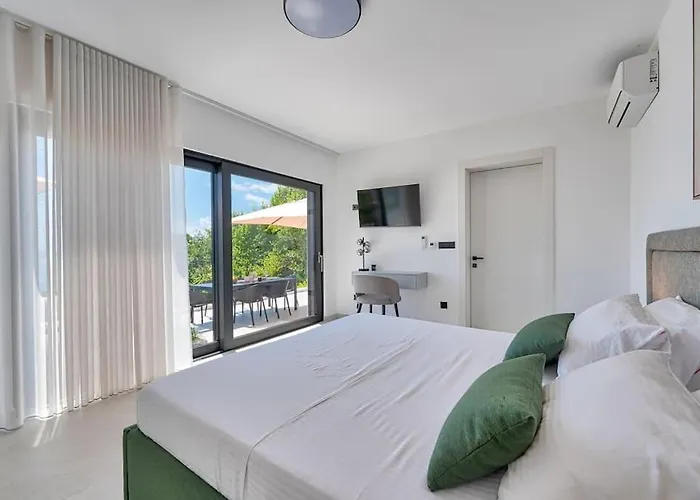 Casa Marta With Pool And Sea View